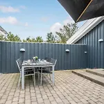בית נופש In With Kitchen *