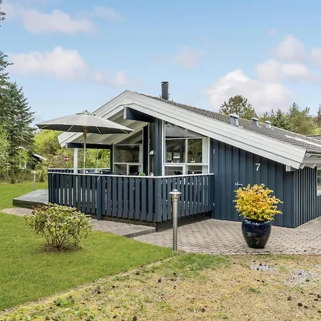 Holiday home In With Kitchen Hals