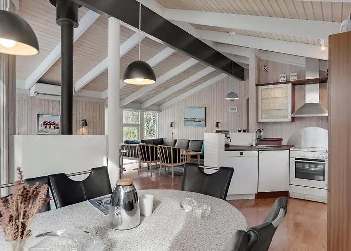 In With Kitchen * Hals